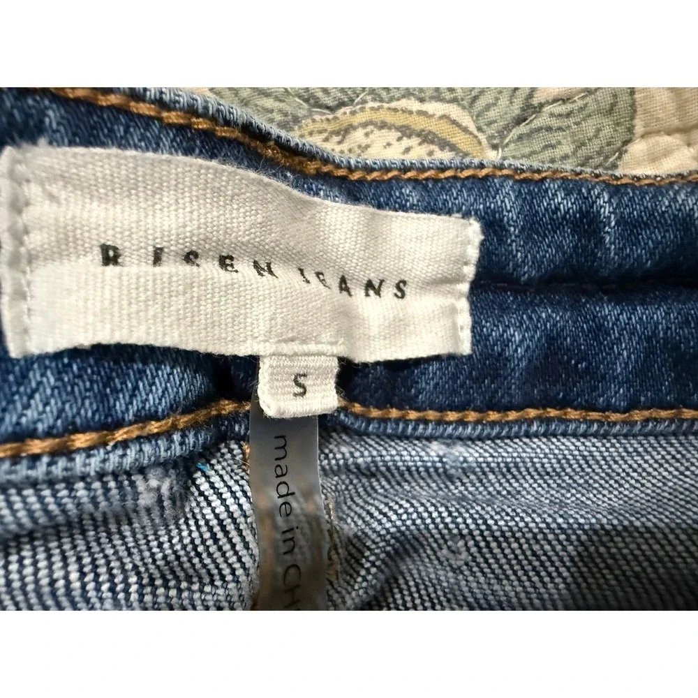 RISEN Distressed Raw Hem Denim‎ Shorts Size Small